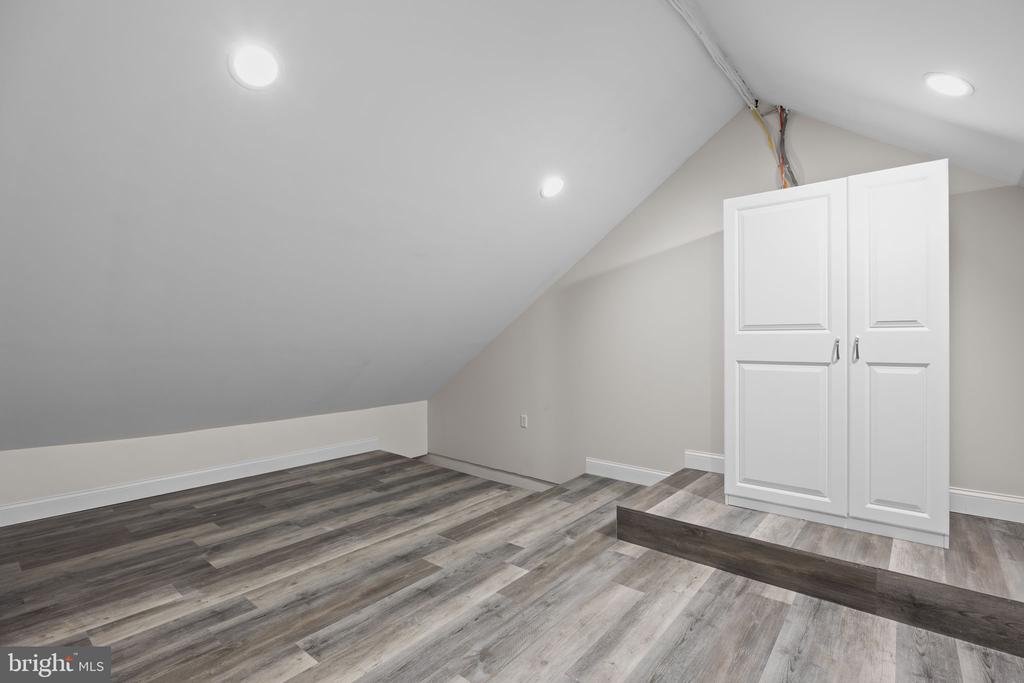 585 COLONIAL DRIVE