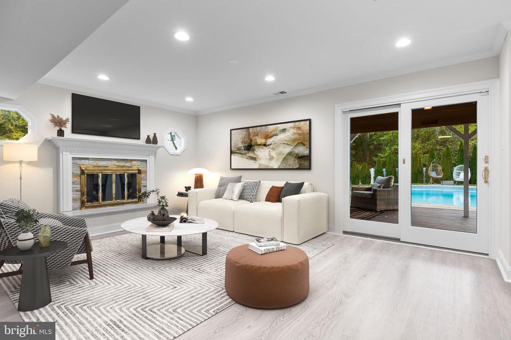 585 COLONIAL DRIVE
