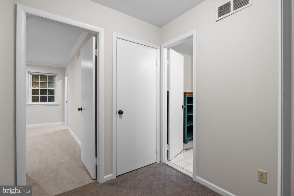 585 COLONIAL DRIVE