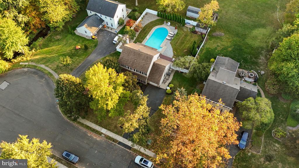 585 COLONIAL DRIVE