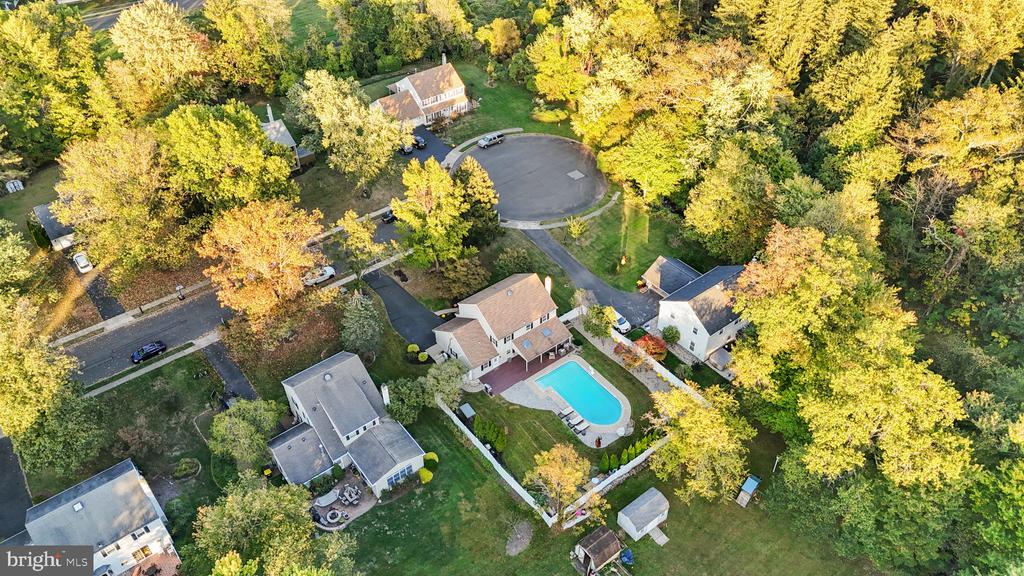 585 COLONIAL DRIVE