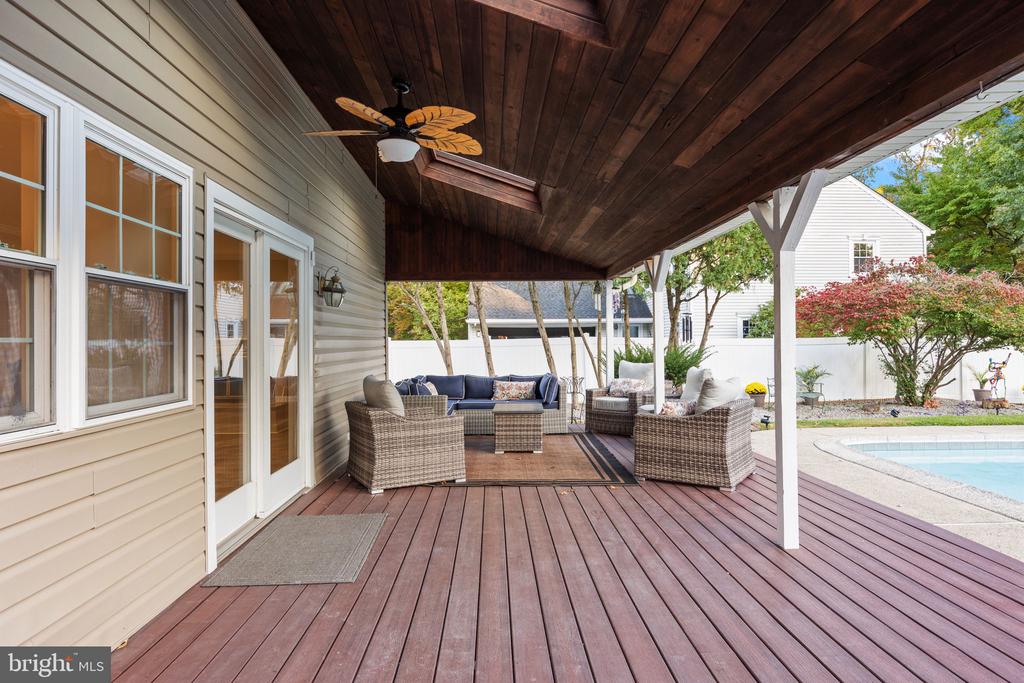 585 COLONIAL DRIVE