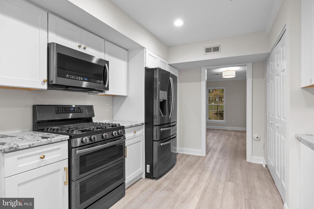 585 COLONIAL DRIVE
