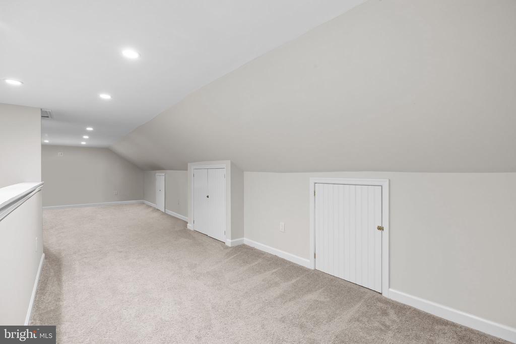 585 COLONIAL DRIVE