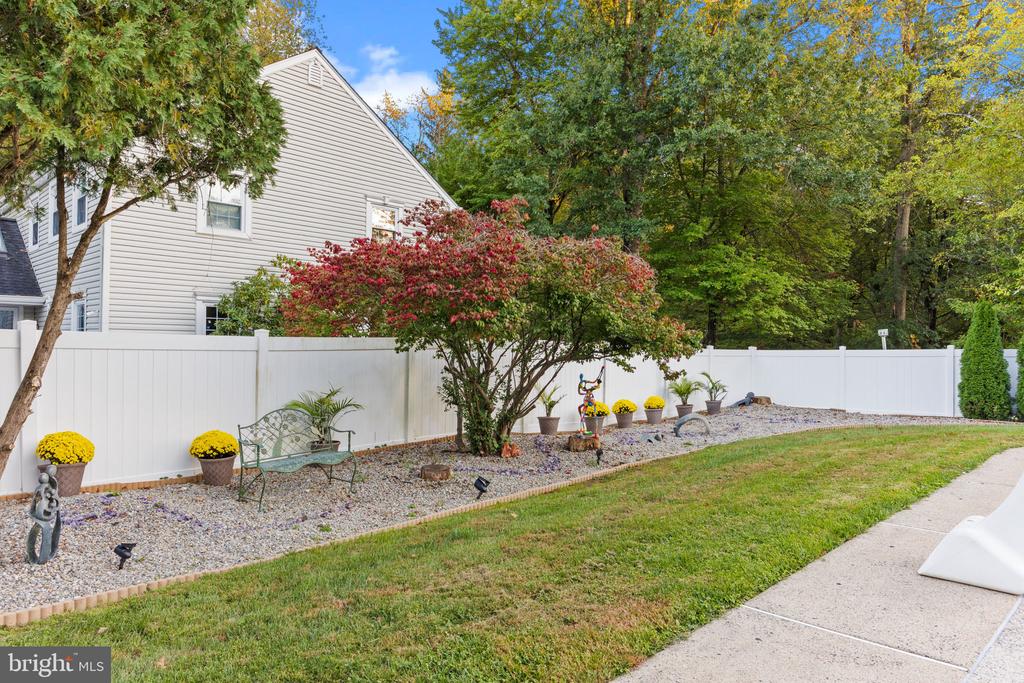585 COLONIAL DRIVE