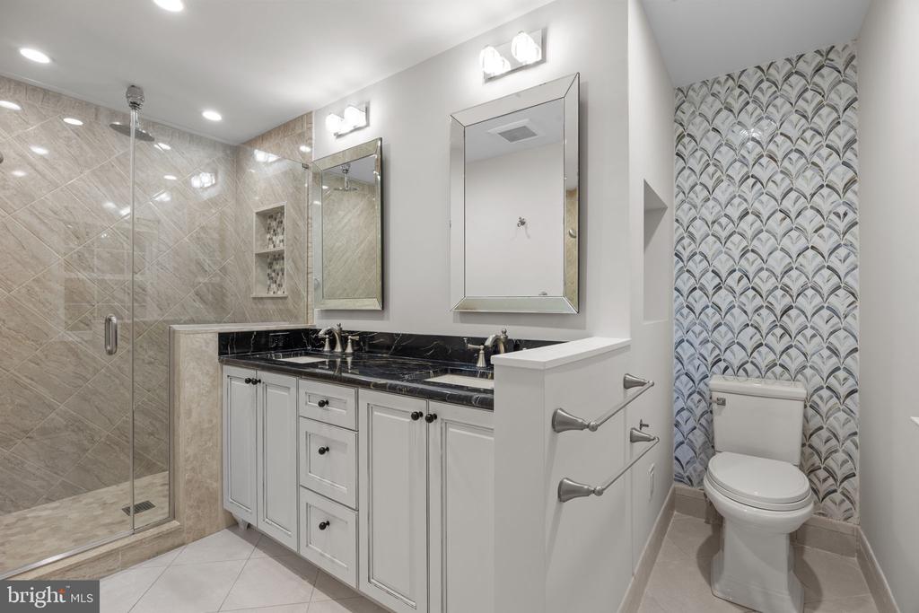 585 COLONIAL DRIVE