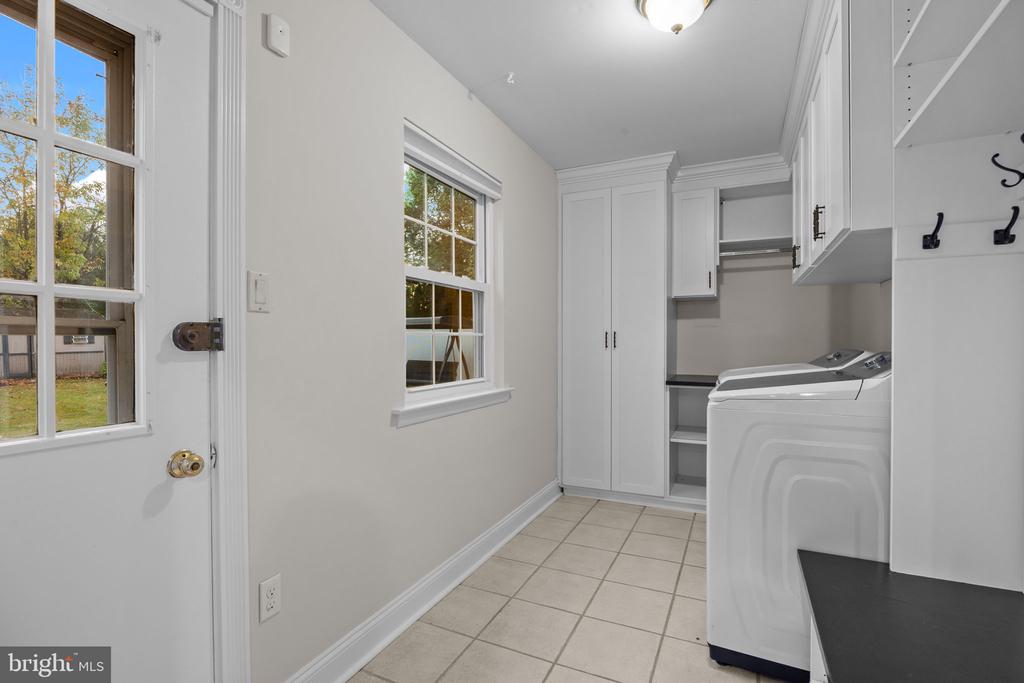585 COLONIAL DRIVE