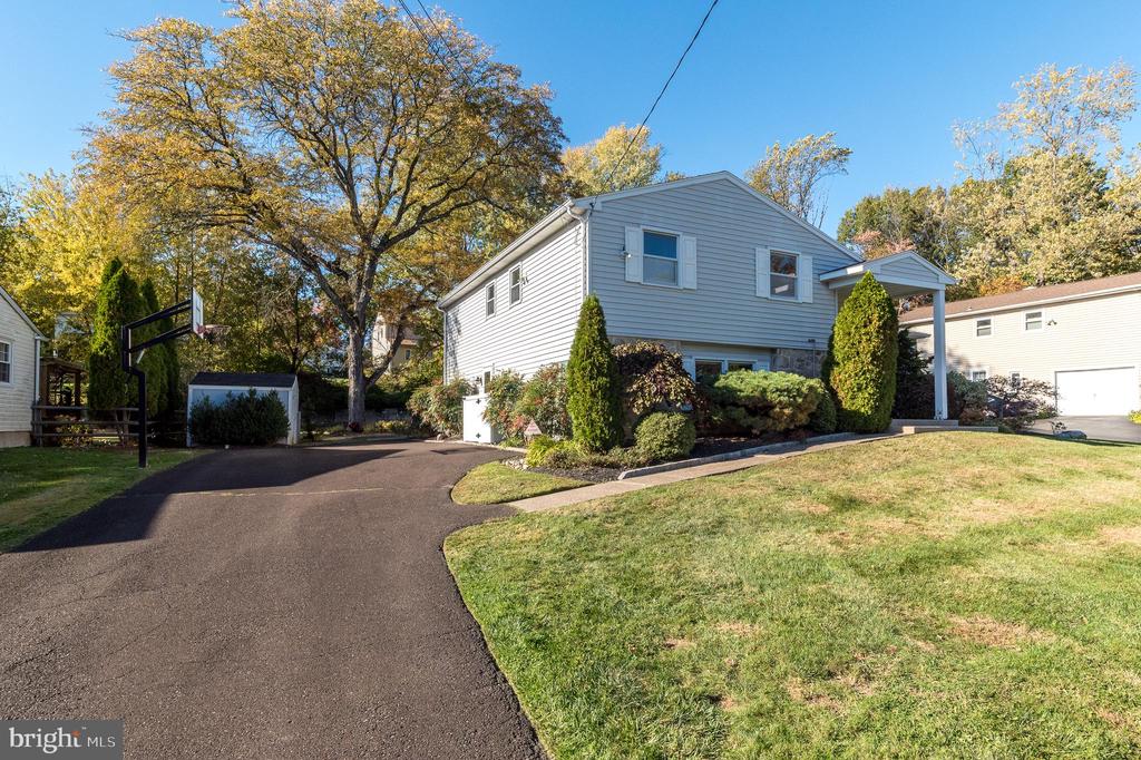 1212 DUNCAN DRIVE