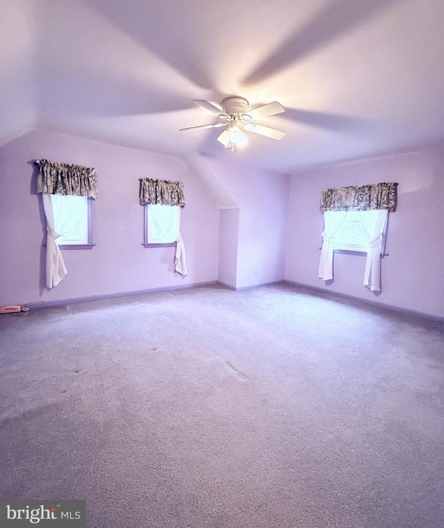 106 BONNET LANE