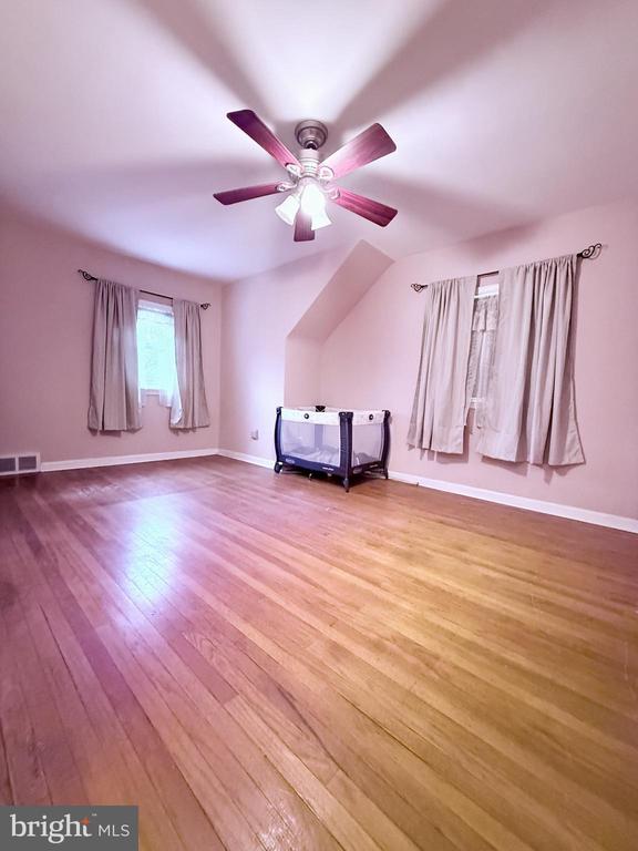 106 BONNET LANE