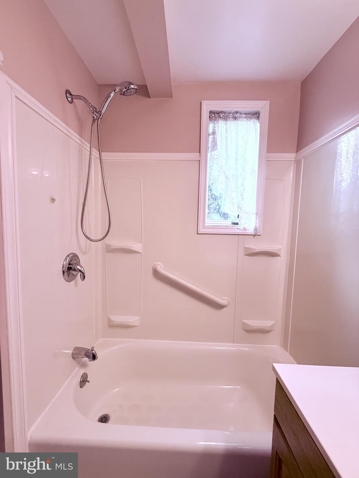 106 BONNET LANE