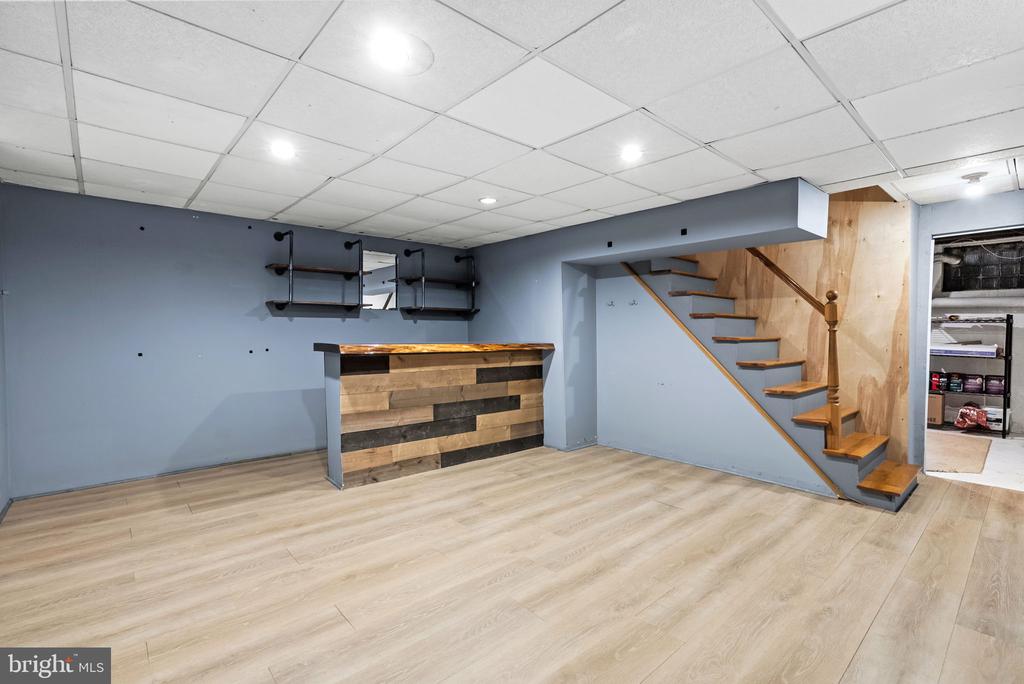 215 ALLISON ROAD
