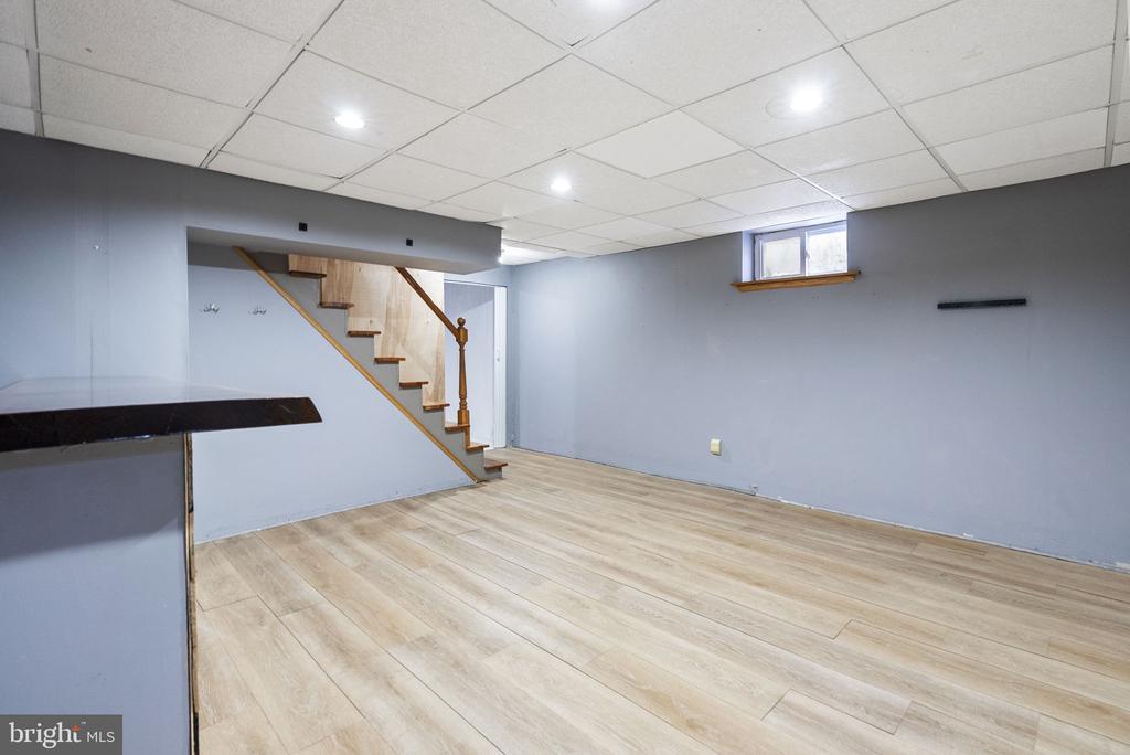 215 ALLISON ROAD