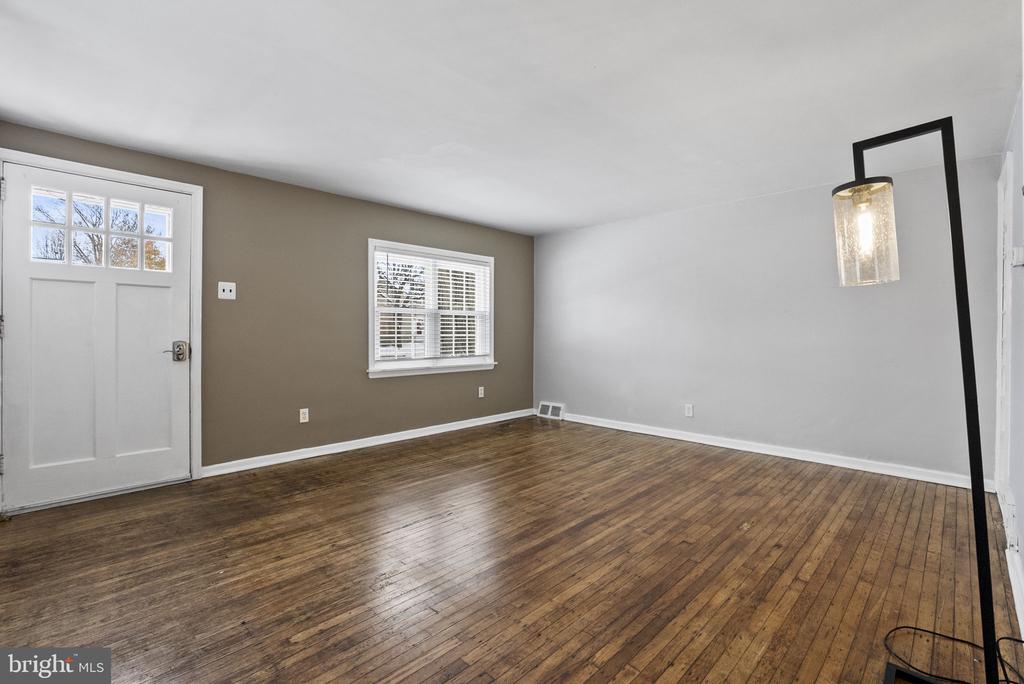 215 ALLISON ROAD