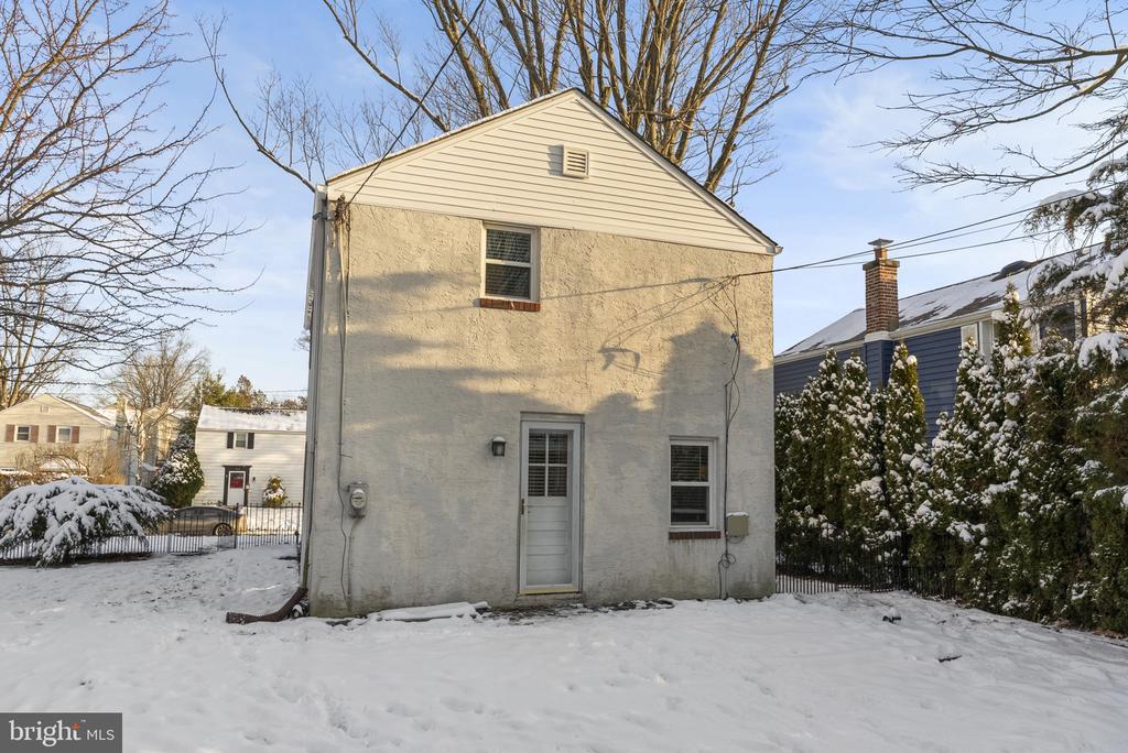 215 ALLISON ROAD