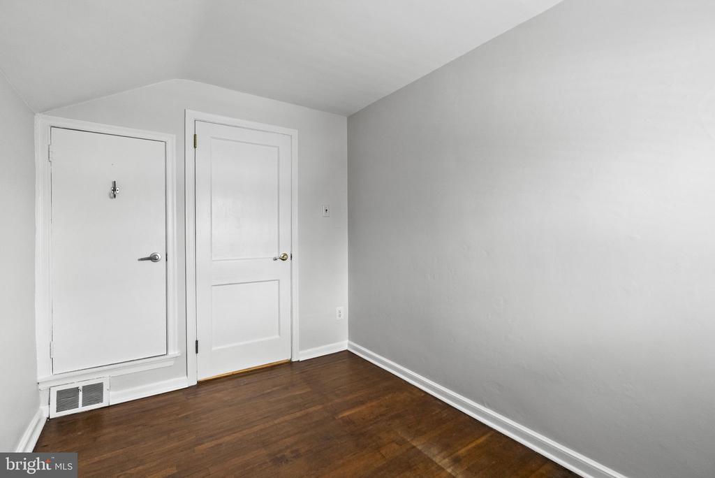 215 ALLISON ROAD