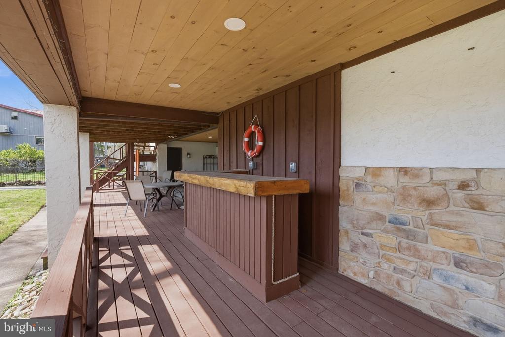 13 W INDIAN LANE