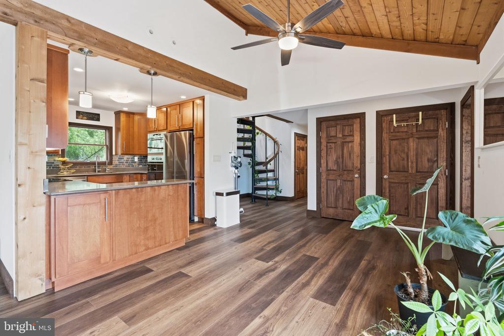 13 W INDIAN LANE
