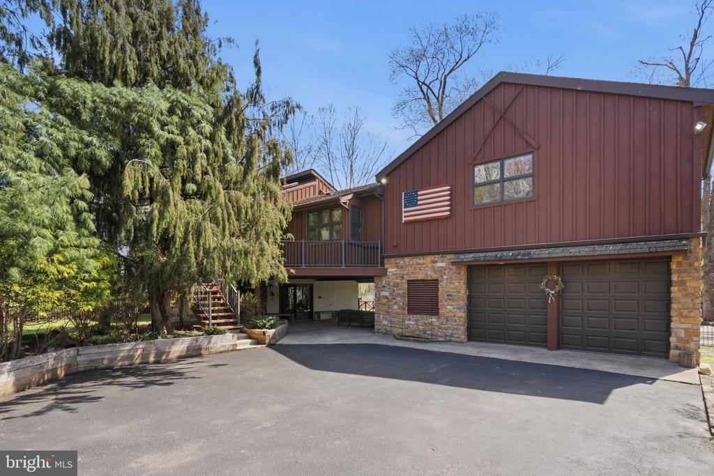13 W INDIAN LANE