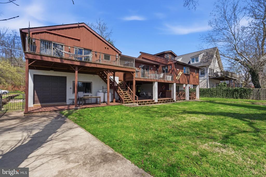 13 W INDIAN LANE