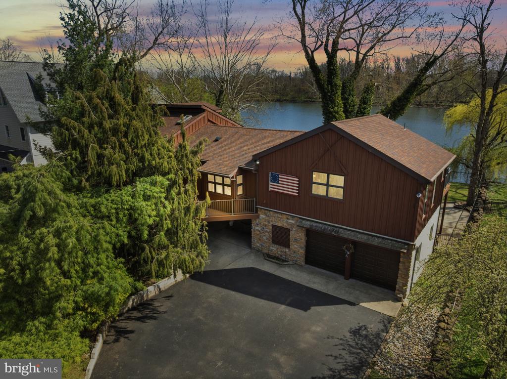 13 W INDIAN LANE