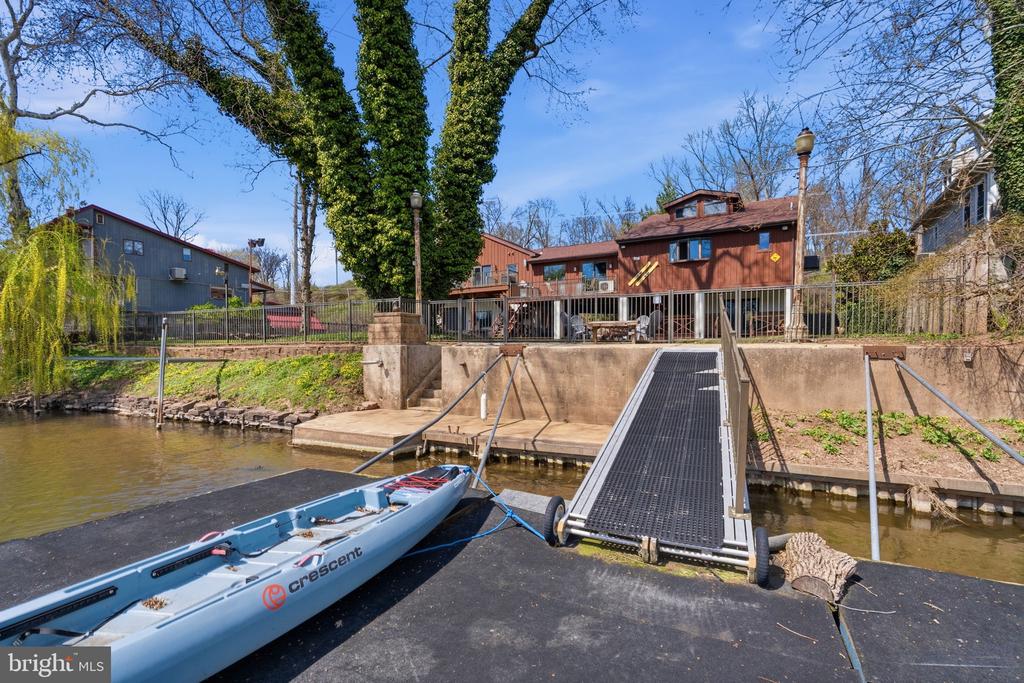 13 W INDIAN LANE