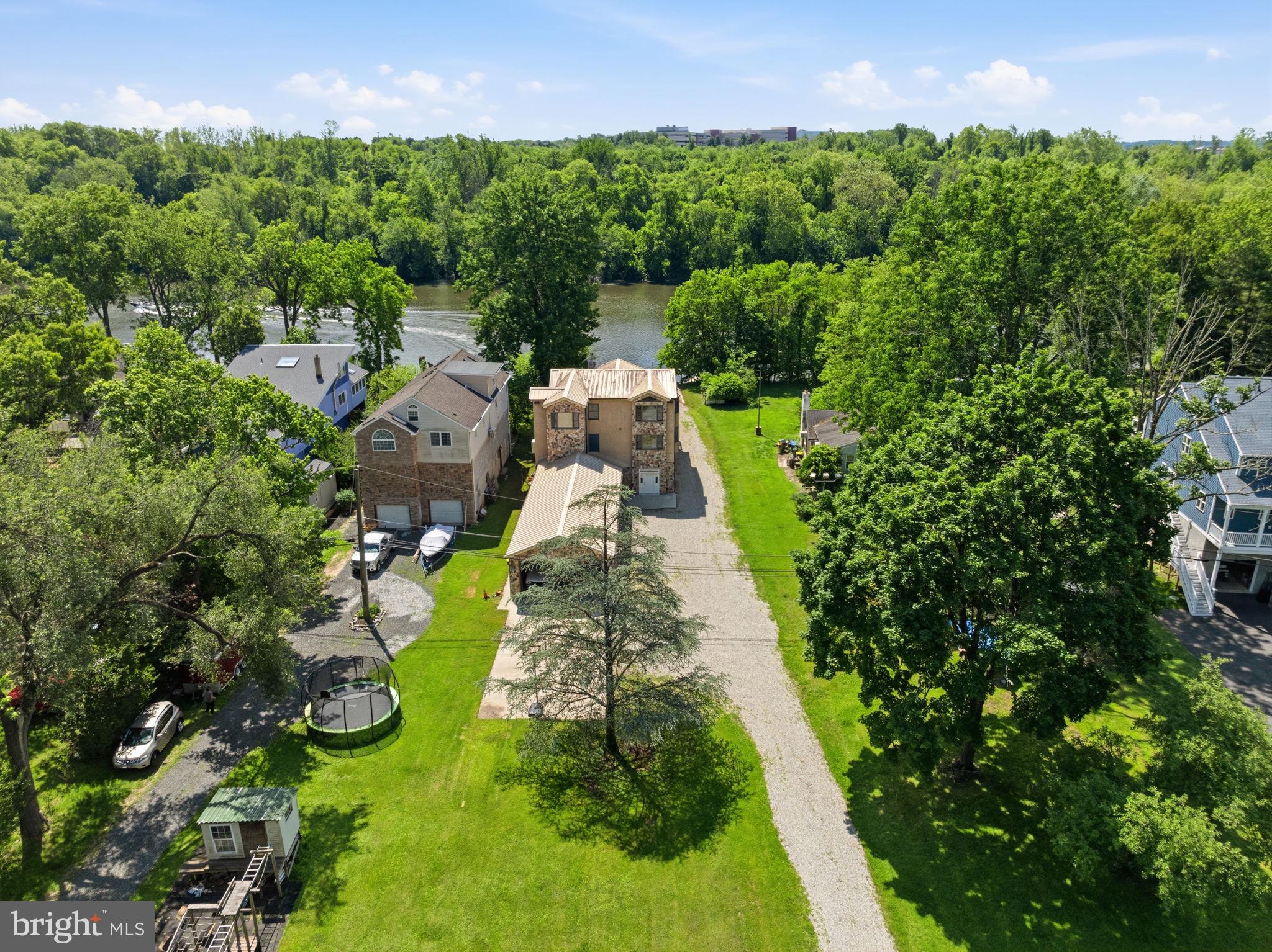 78 W INDIAN LANE