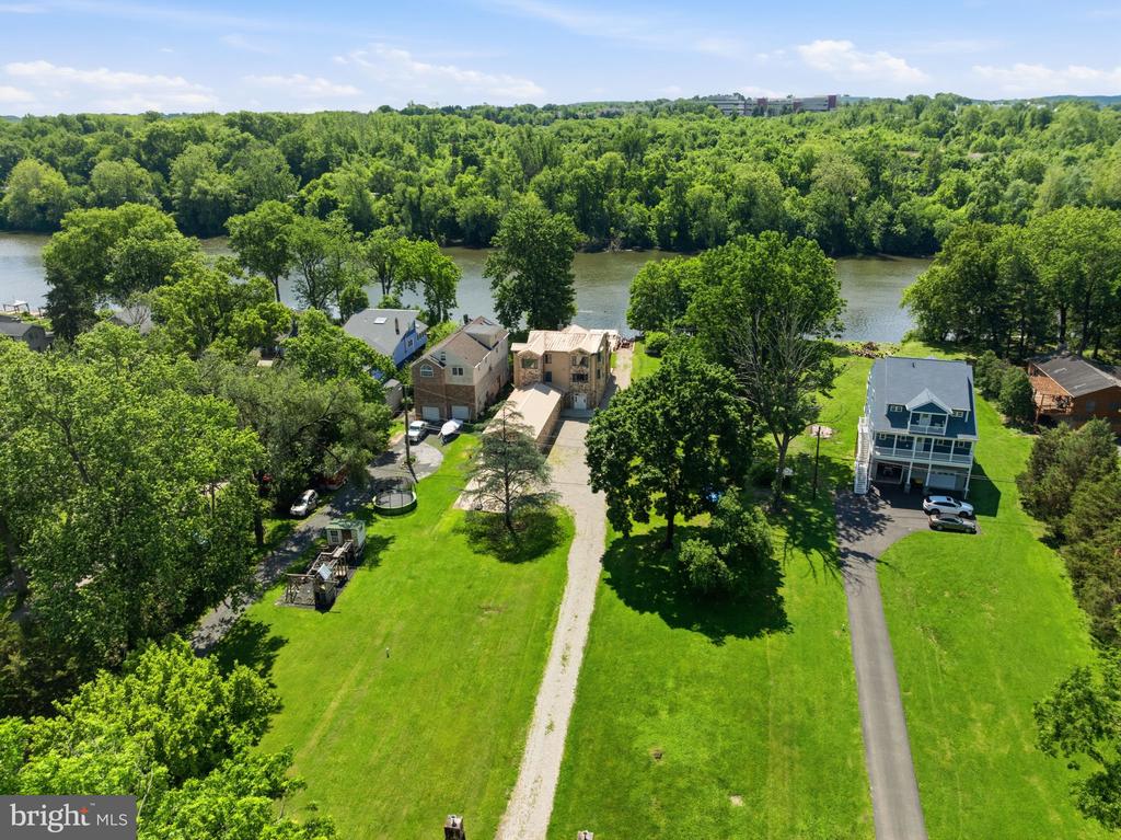 78 W INDIAN LANE