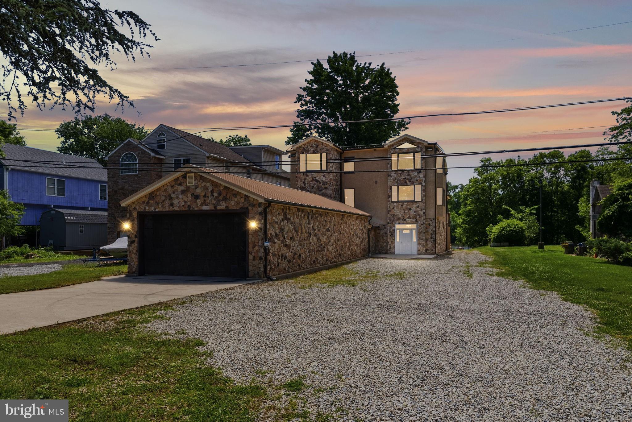 78 W INDIAN LANE