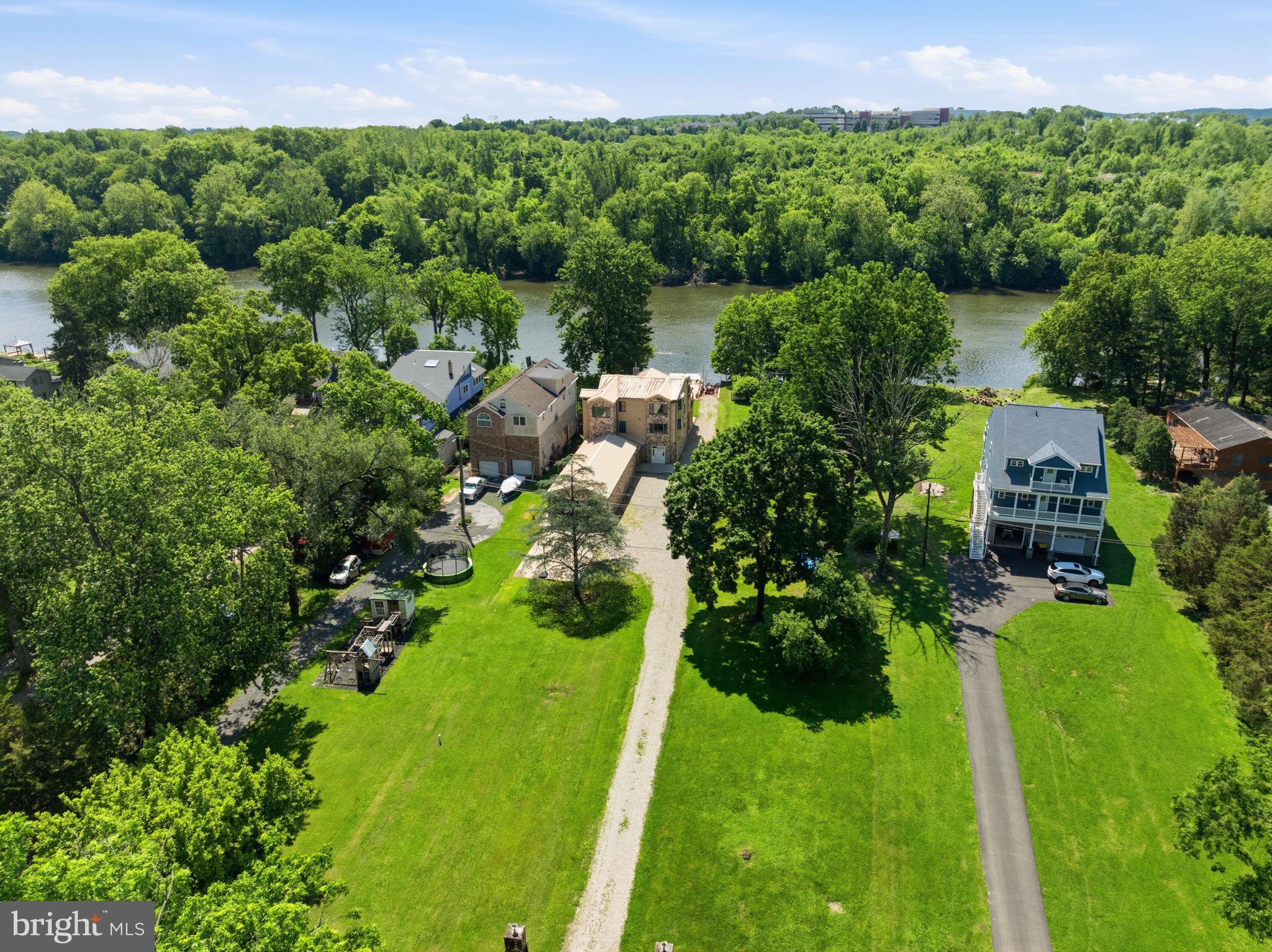 78 W INDIAN LANE