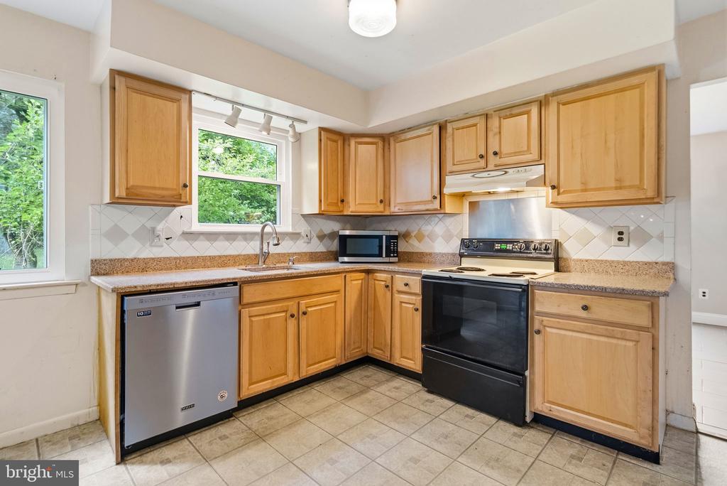578 COACH ROAD