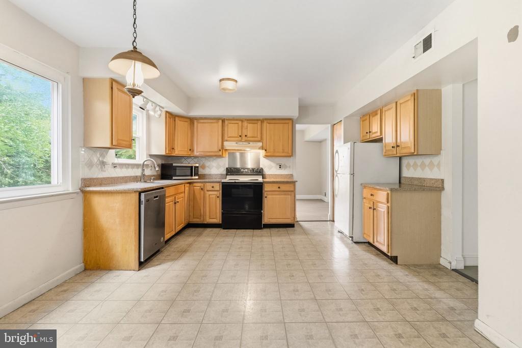 578 COACH ROAD