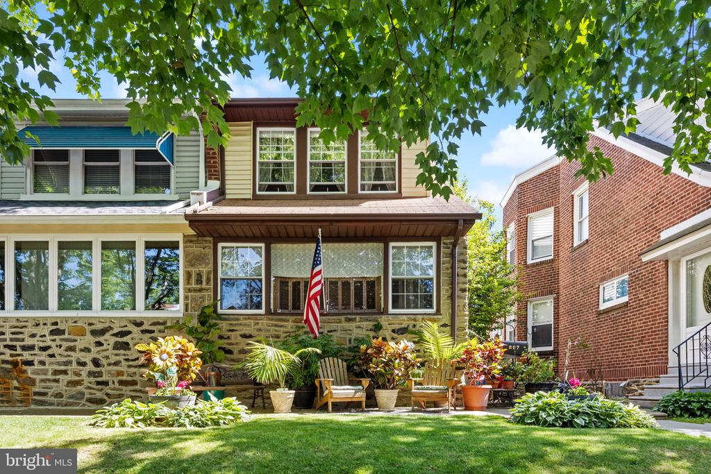 807 HELLERMAN STREET