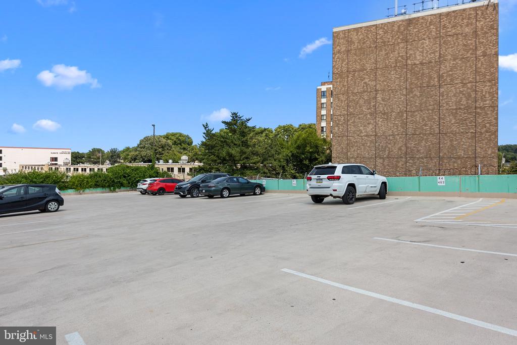 7600 E ROOSEVELT BOULEVARD 412