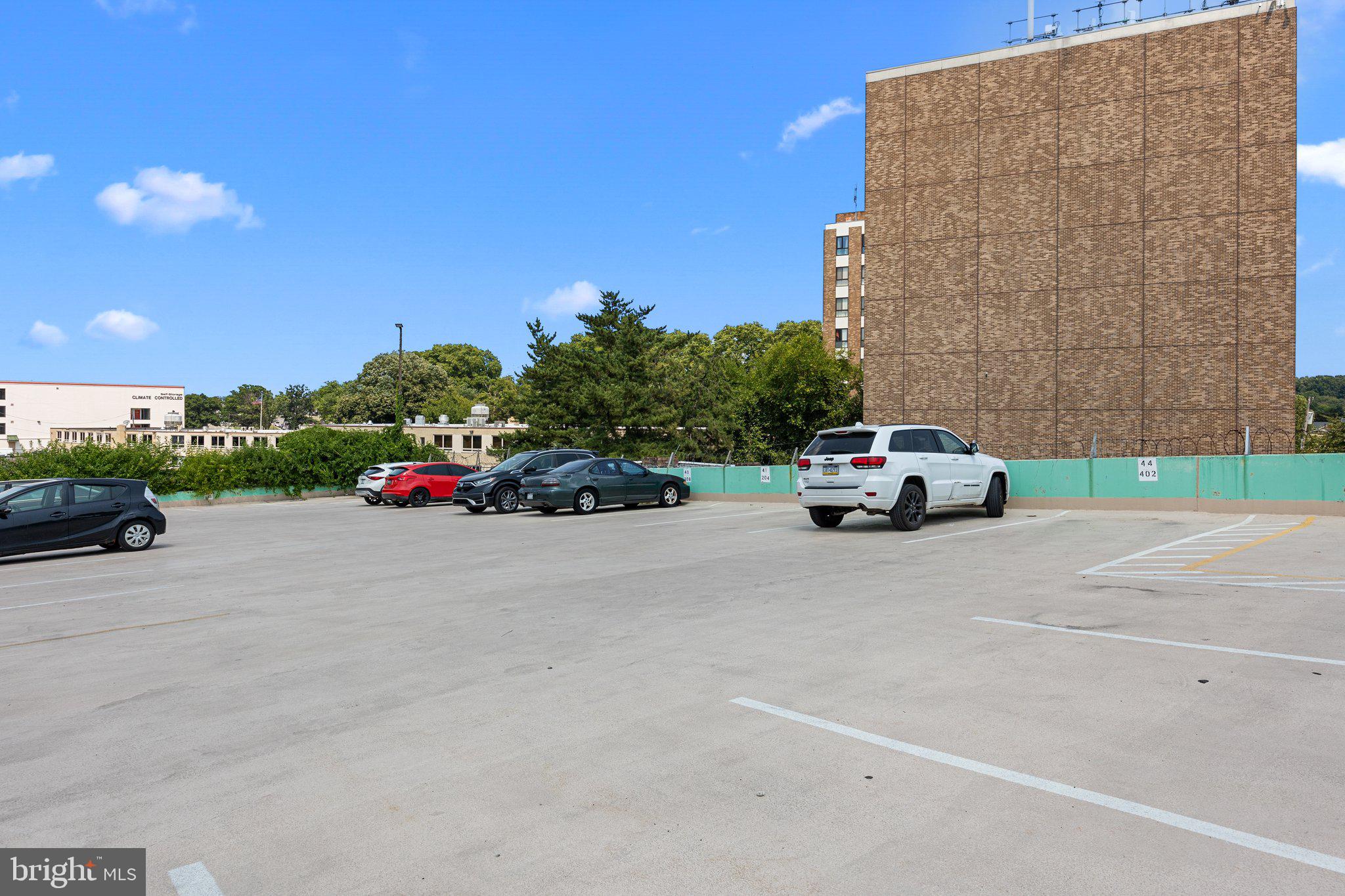7600 E ROOSEVELT BOULEVARD 412