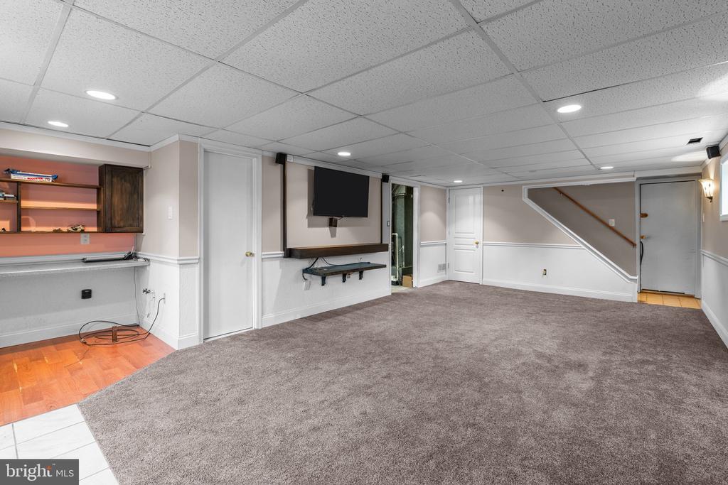 15183 BEVERLY DRIVE