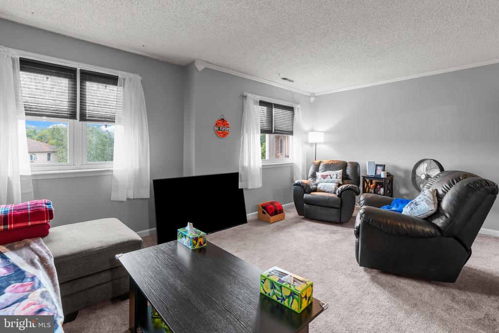 15183 BEVERLY DRIVE
