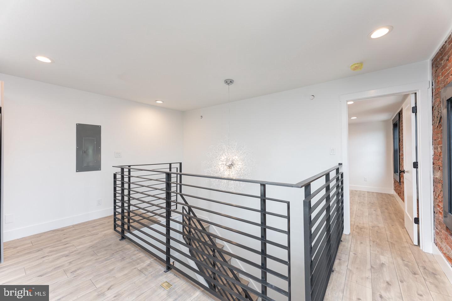 1454 N LAWRENCE STREET