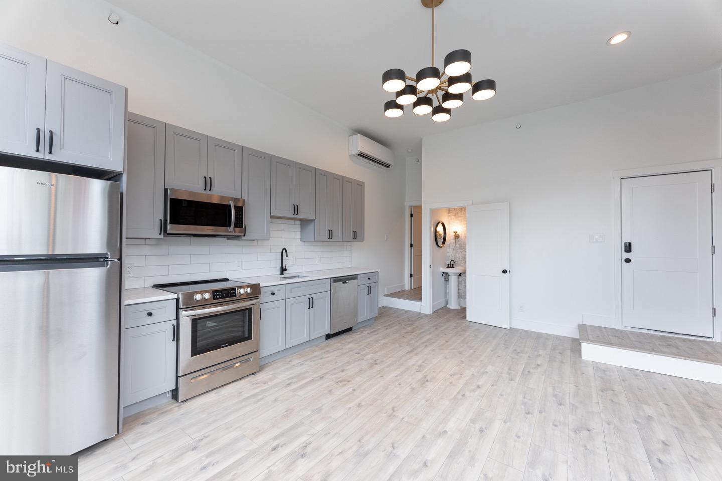 1454 N LAWRENCE STREET