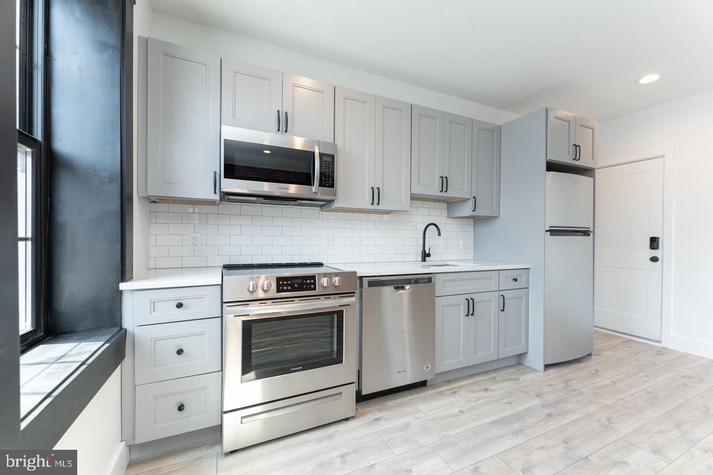 1454 N LAWRENCE STREET