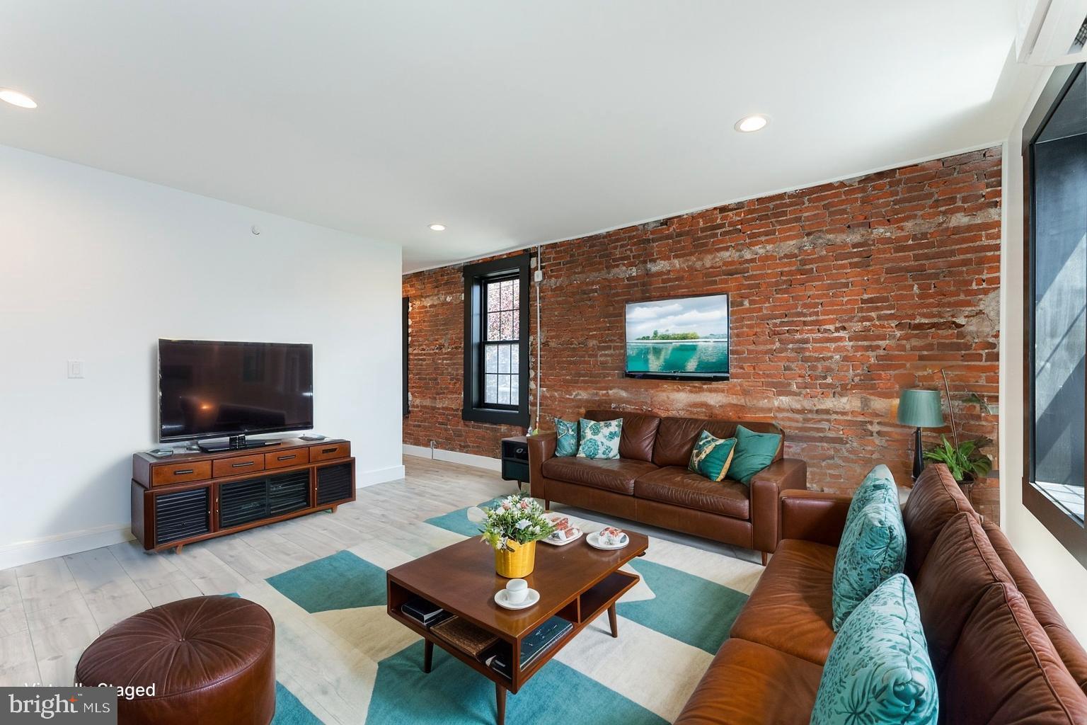 1454 N LAWRENCE STREET