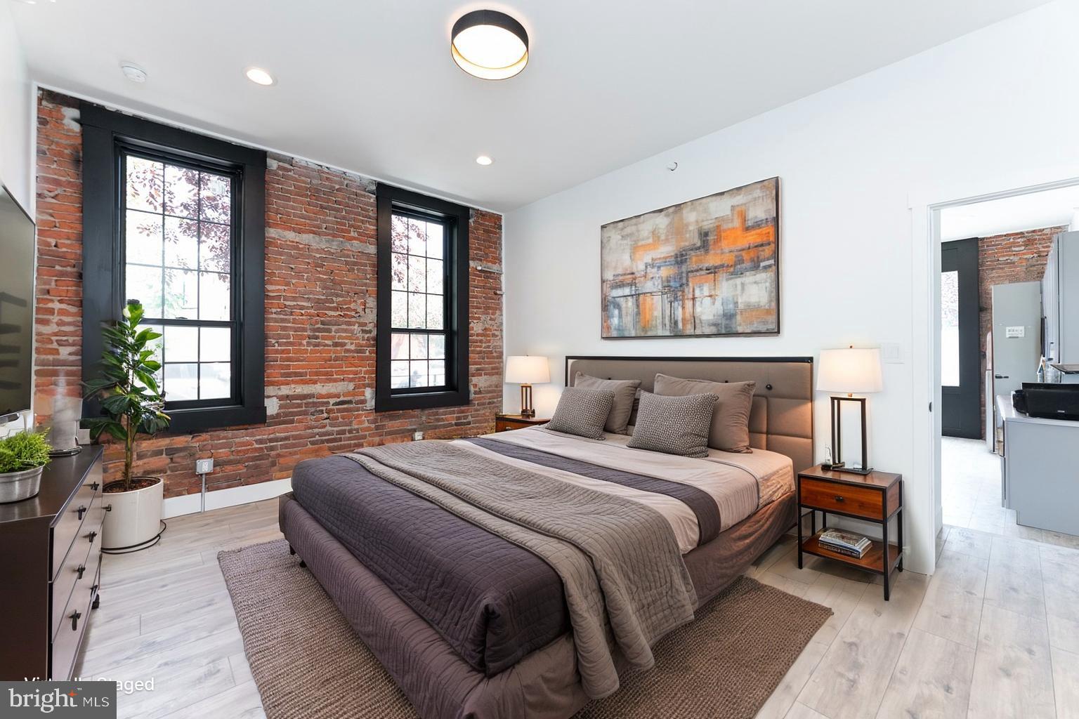 1454 N LAWRENCE STREET