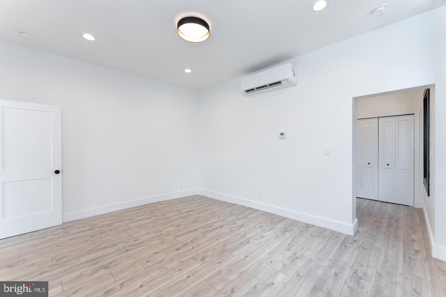 1454 N LAWRENCE STREET