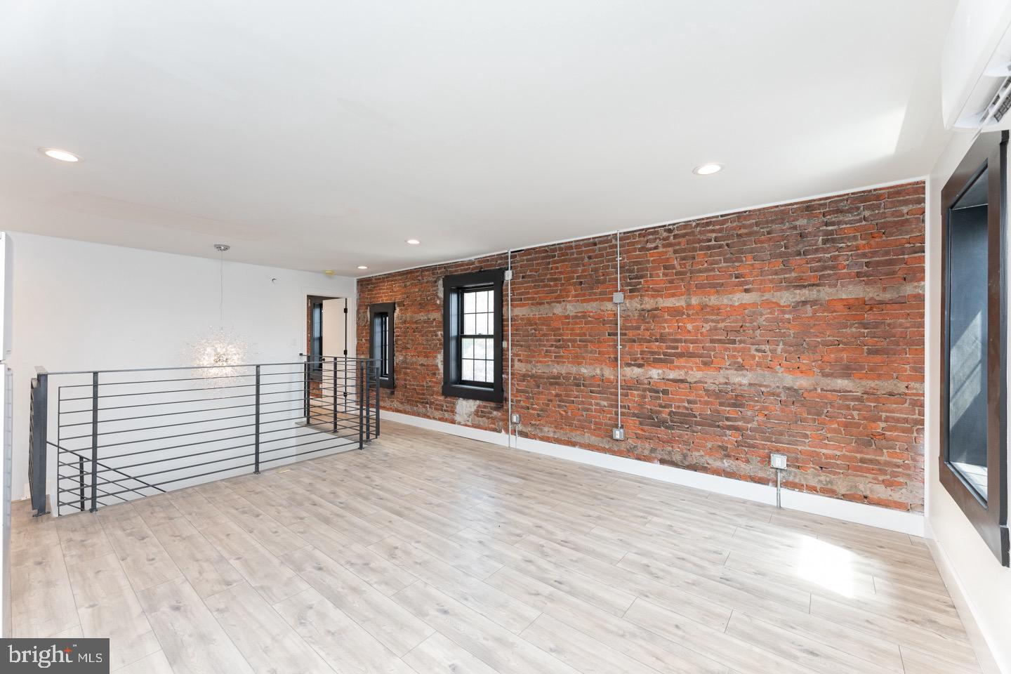 1454 N LAWRENCE STREET