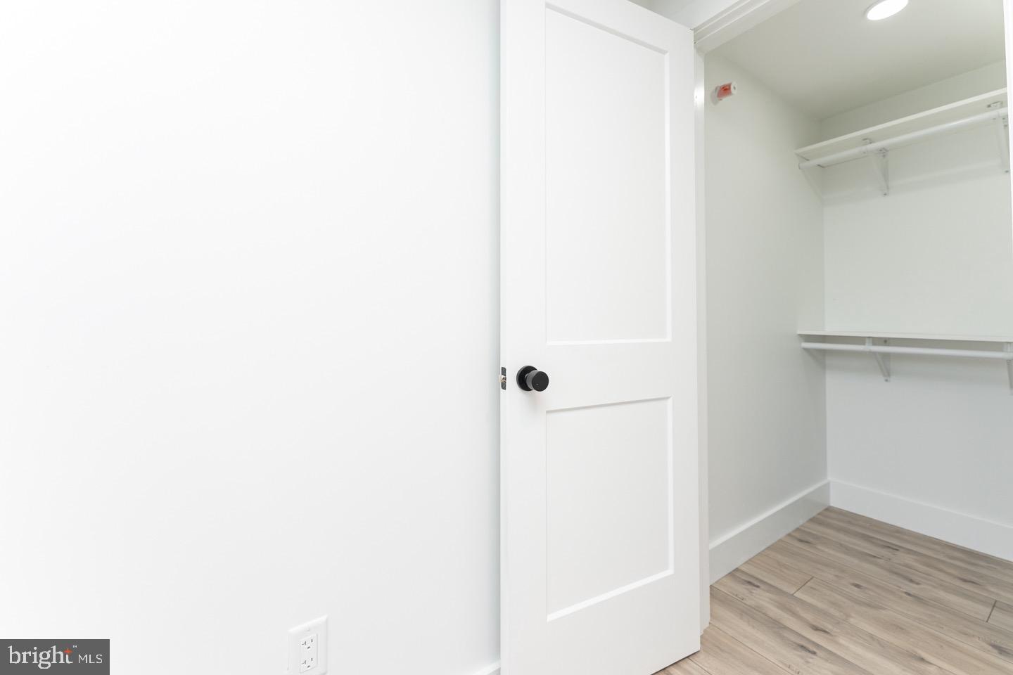 1454 N LAWRENCE STREET