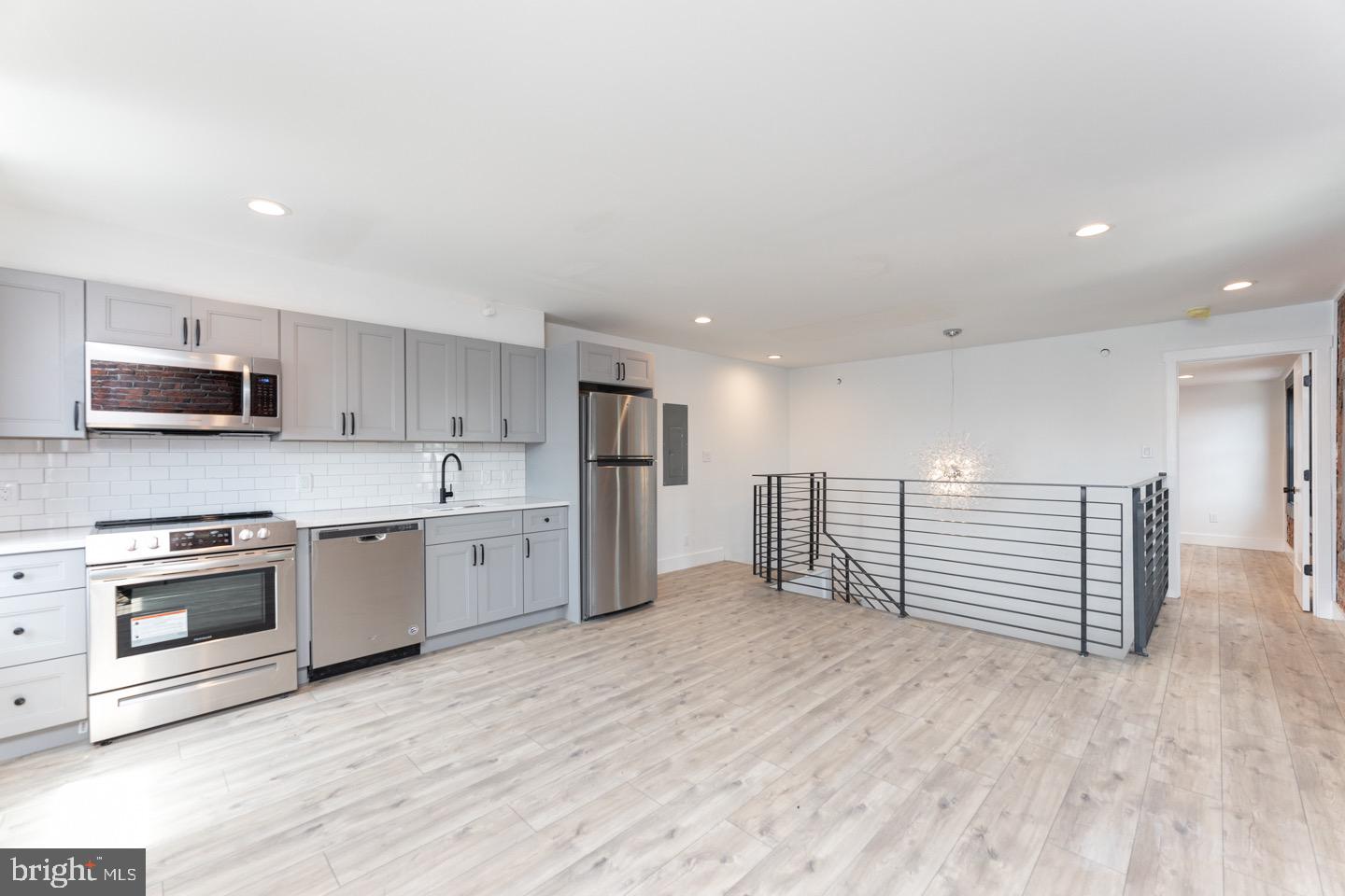 1454 N LAWRENCE STREET