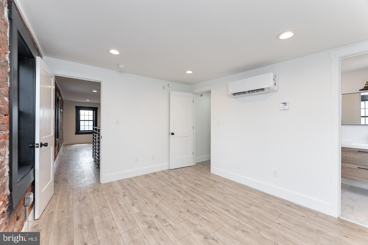 1454 N LAWRENCE STREET