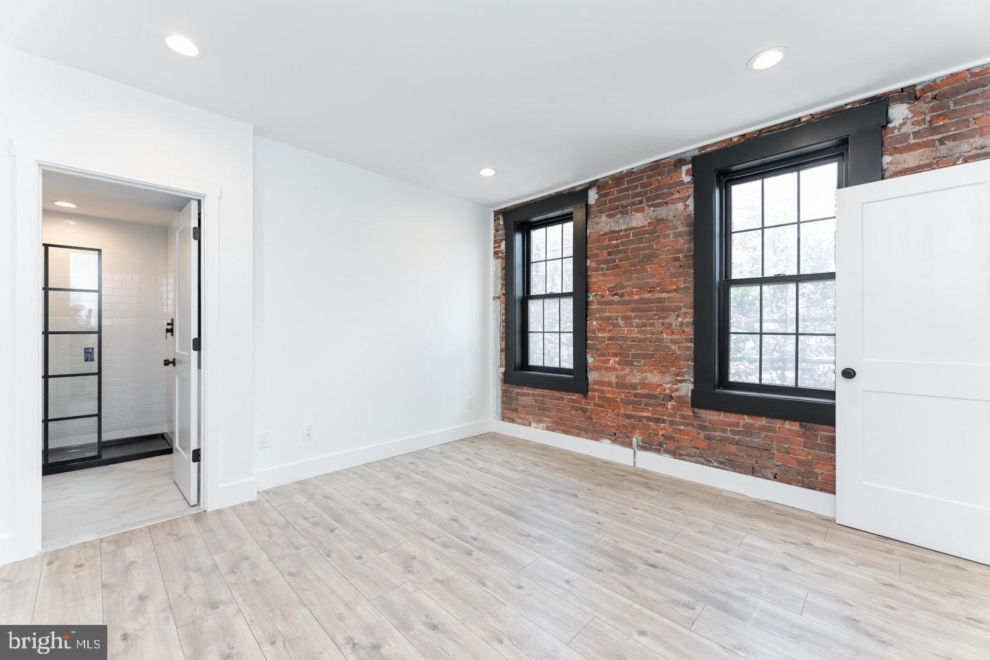 1454 N LAWRENCE STREET