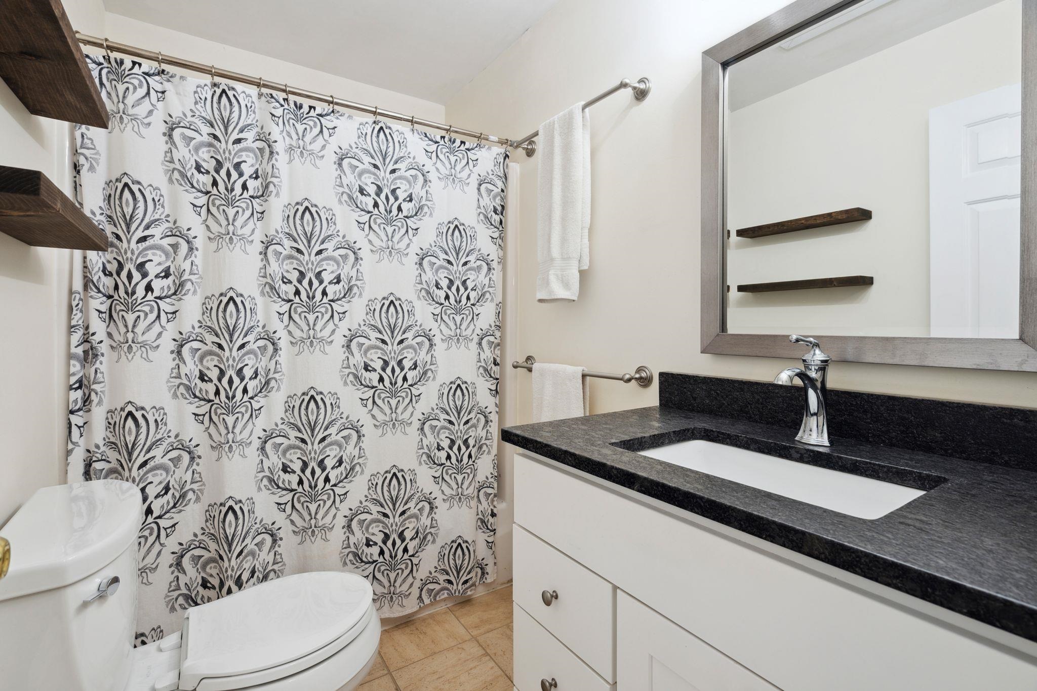 32 Floyd Avenue Unit: 10