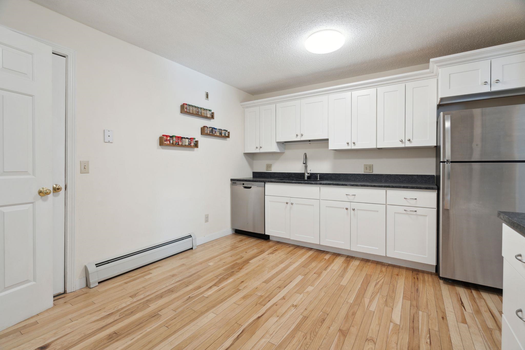 32 Floyd Avenue Unit: 10